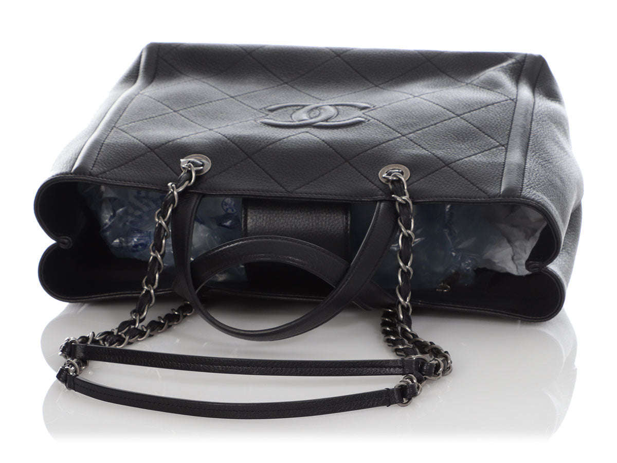 The Ultimate Bag Guide: The Chanel Classic Flap Bag - PurseBlog