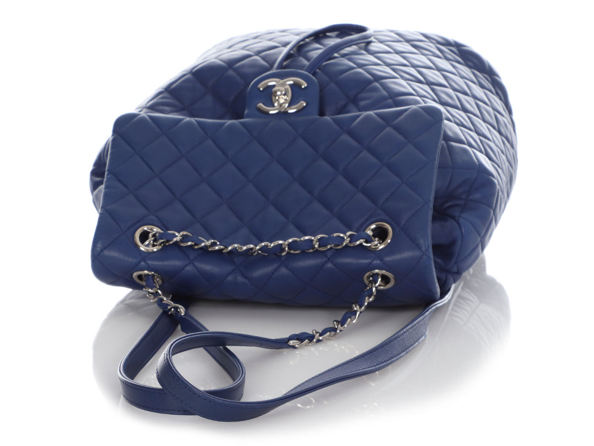 Shop CHANEL 2023-24FW Small Backpack (AS3947 B12971 NP940) by RabbitandY