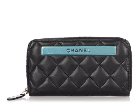 CHANEL Caviar Quilted Small Zip Around Wallet Blue