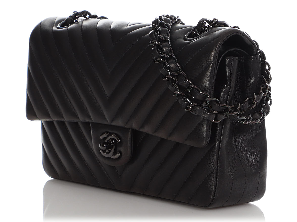 Chanel Chevron Classic Medium Flap Black Lambskin Vintage 24k Gold