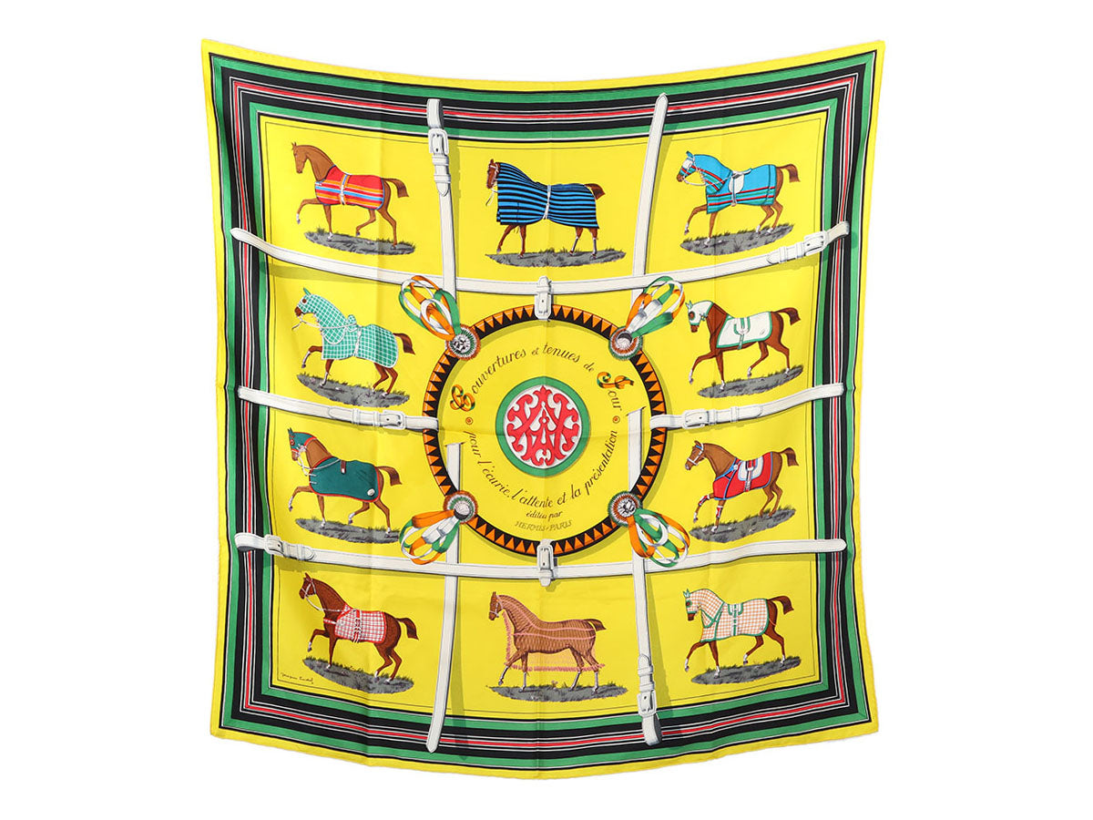 HERMES Scarf Care 90 Couvertures et Tenues de Jour – PETIT