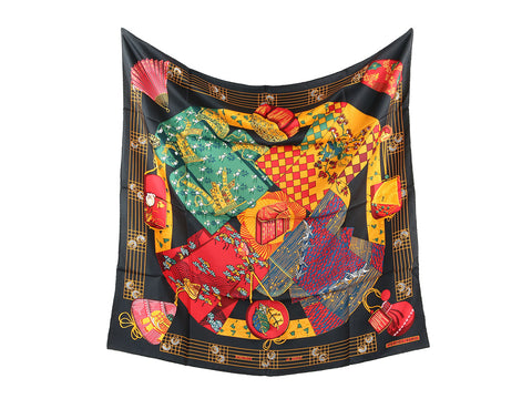 Hermès Kimonos en Inros Silk Scarf 90cm