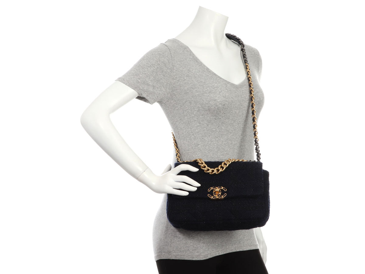 Chanel Black and White Tweed Handbag - Ann's Fabulous Closeouts