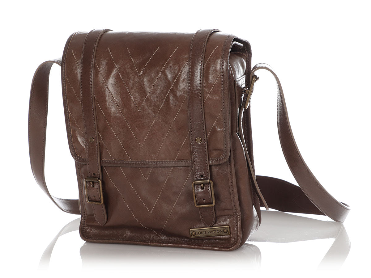 Louis Vuitton Trotteur Shoulder Bag in 2023