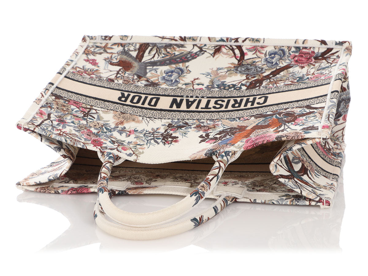 Dior presents The Dior Book Tote Bag with the Winter Garden pattern -  Harmonies Magazine