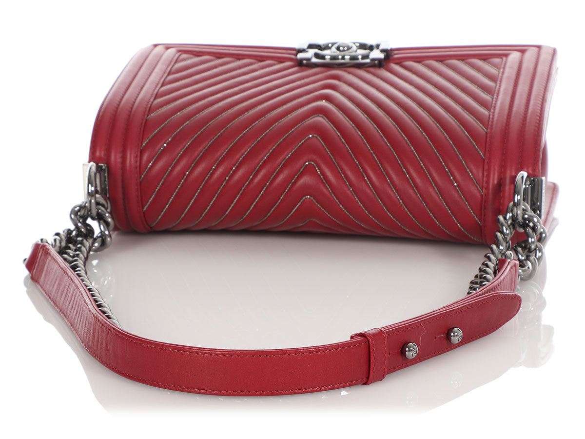 CHANEL Red Crinkled Leather Boy Chain Flap Bag / Silver-Aged