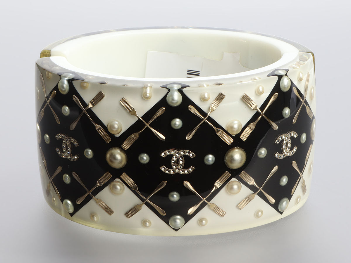 Chanel Black Leather & Crystal 'CC' Bracelet Q6J4IK1LKB000