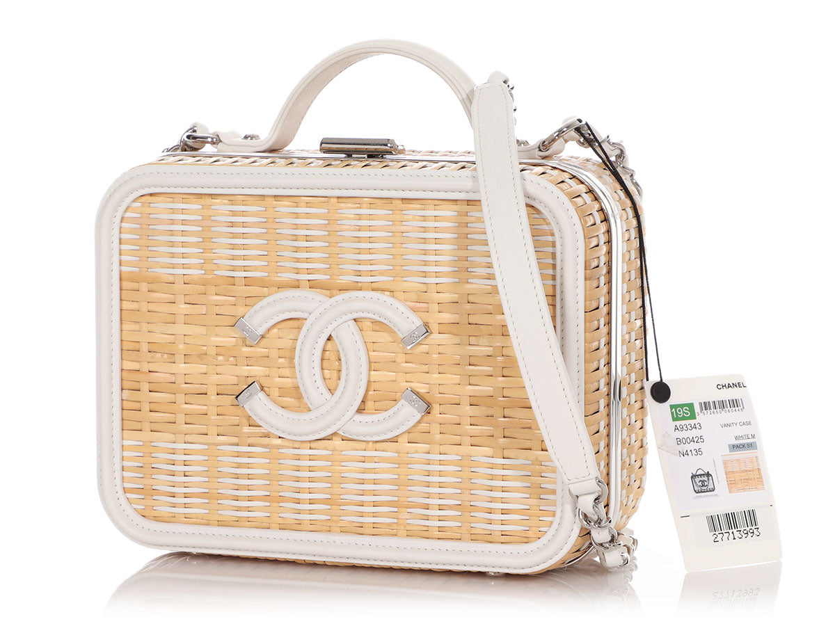 Chanel White Striped Deauville Venise Biarritz Drawstring Bucket Bag –  Boutique LUC.S