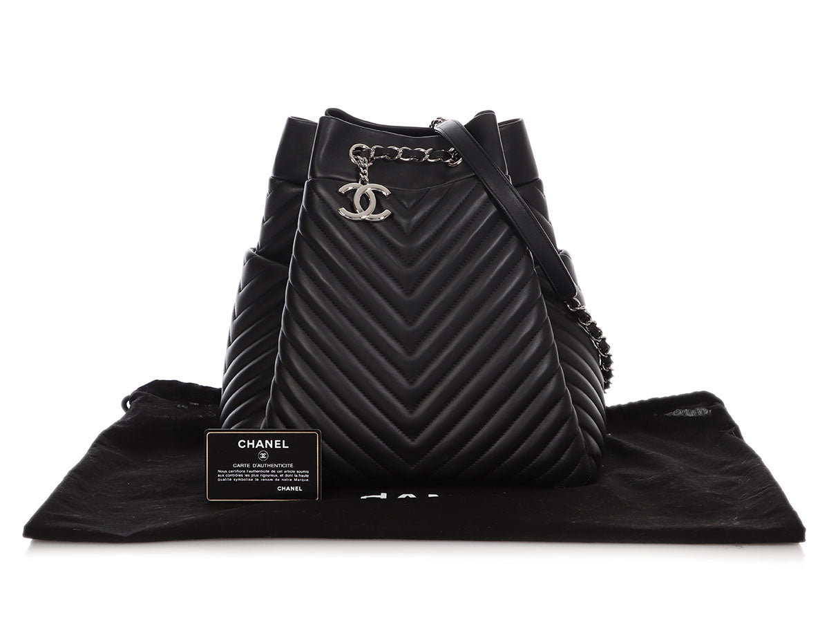 Chanel bag - Total black look 🖤 in 2023