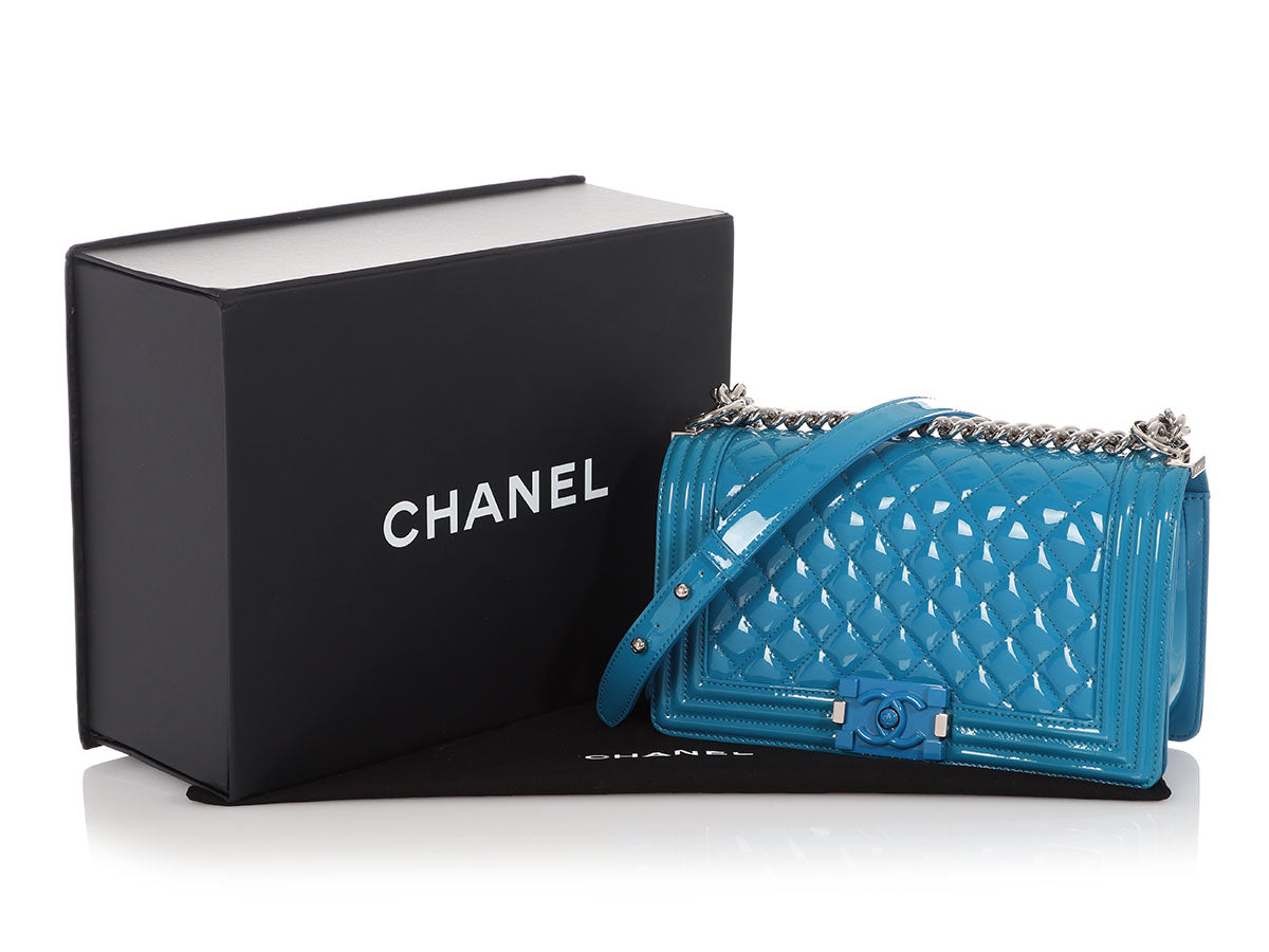 chanel navy clutch bag