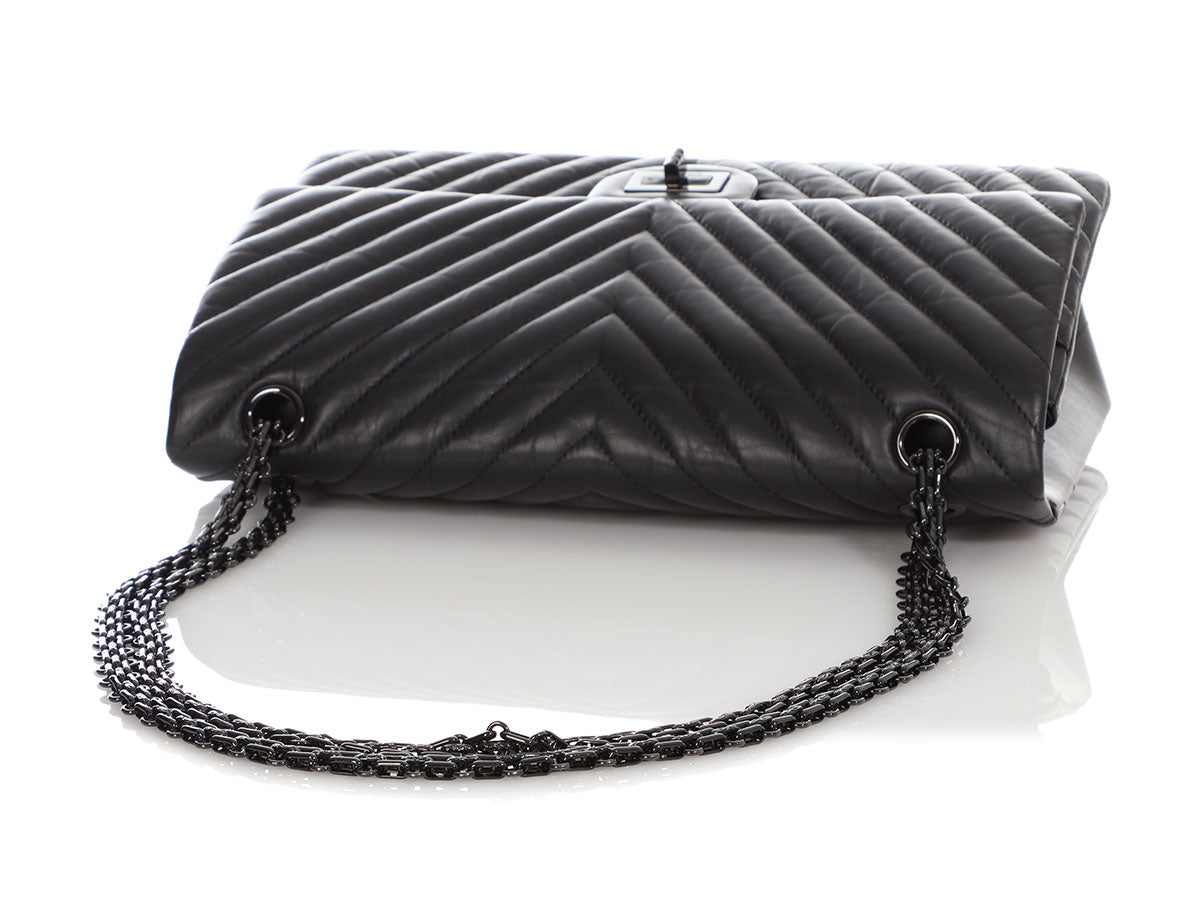 Chanel Black Lambskin Leather Chevron Maxi Single Flap Bag