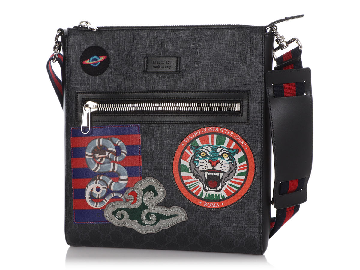 Gucci Gg Supreme Messenger With Tigers In Black
