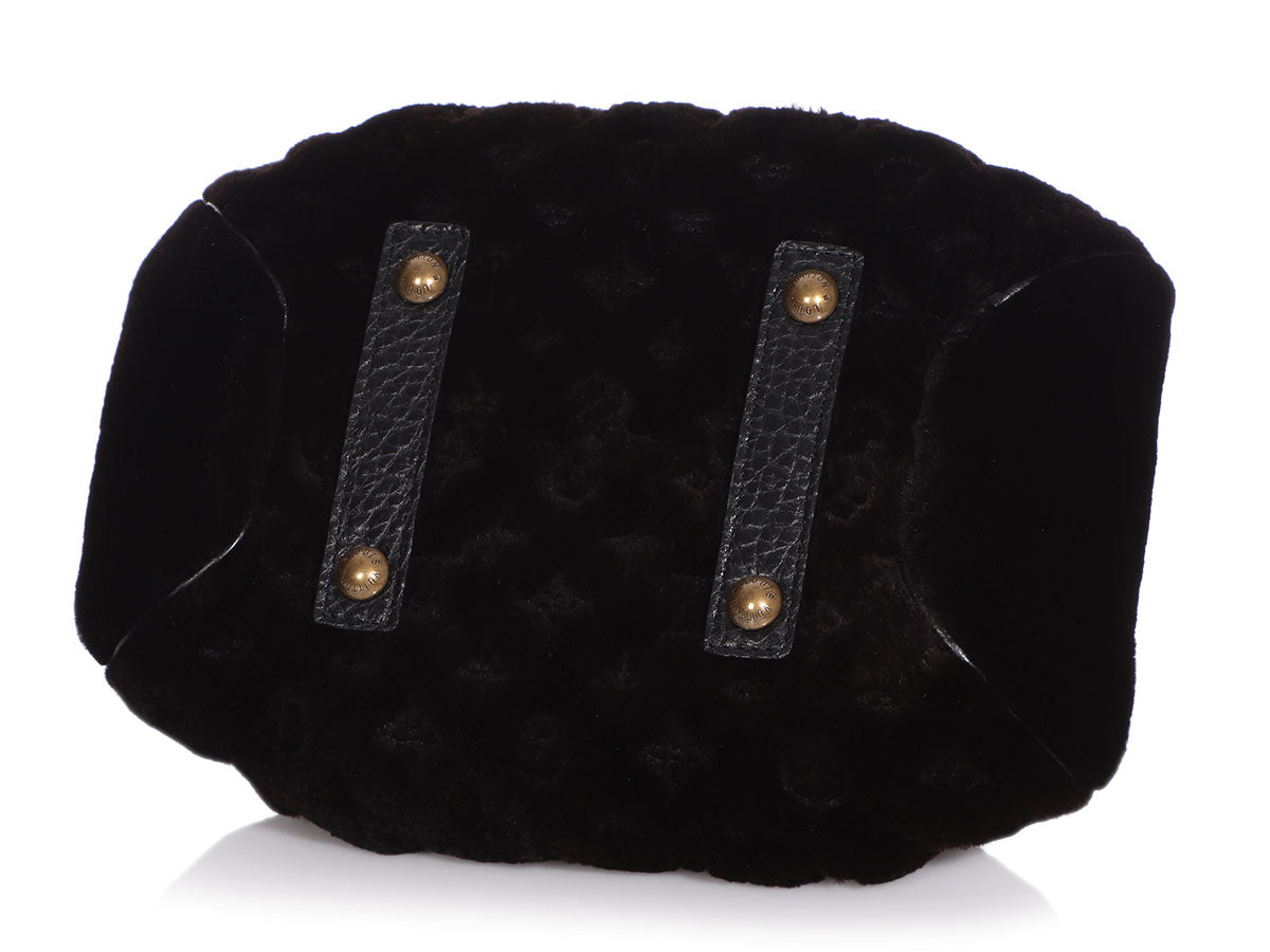 Mink gloves Louis Vuitton Black size M International in Mink - 28941834